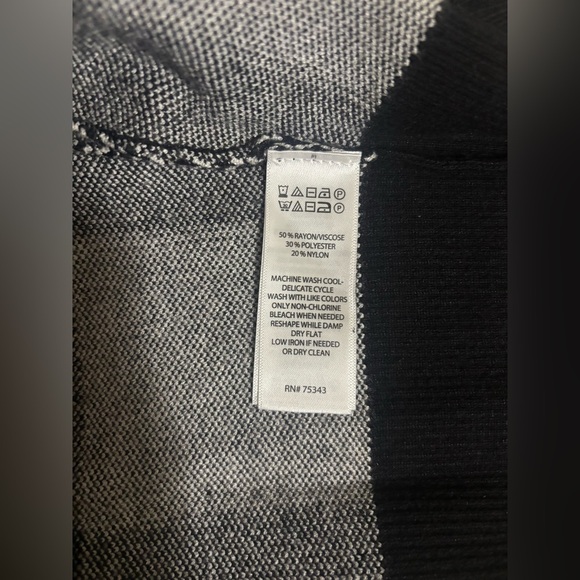 Rachel Zoe Women's Check Print Long Sleeve Crew Neck Sweatshirt
Black Size S - Picture 7 of 11